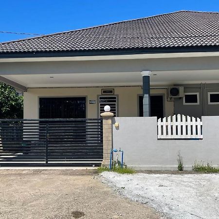 Nikmat Homestay Riyadh Kampong Tuan Mandak Zewnętrze zdjęcie