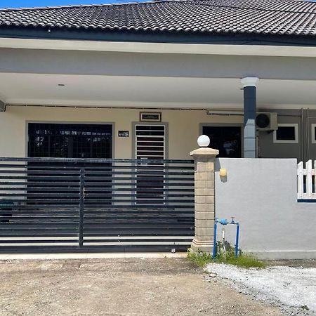 Nikmat Homestay Riyadh Kampong Tuan Mandak Zewnętrze zdjęcie